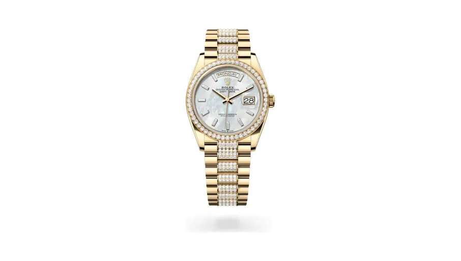 Rolex Oyster Perpetual Day-Date 36, 18 kt yellow gold, White mother-of-pearl set with diamonds dial