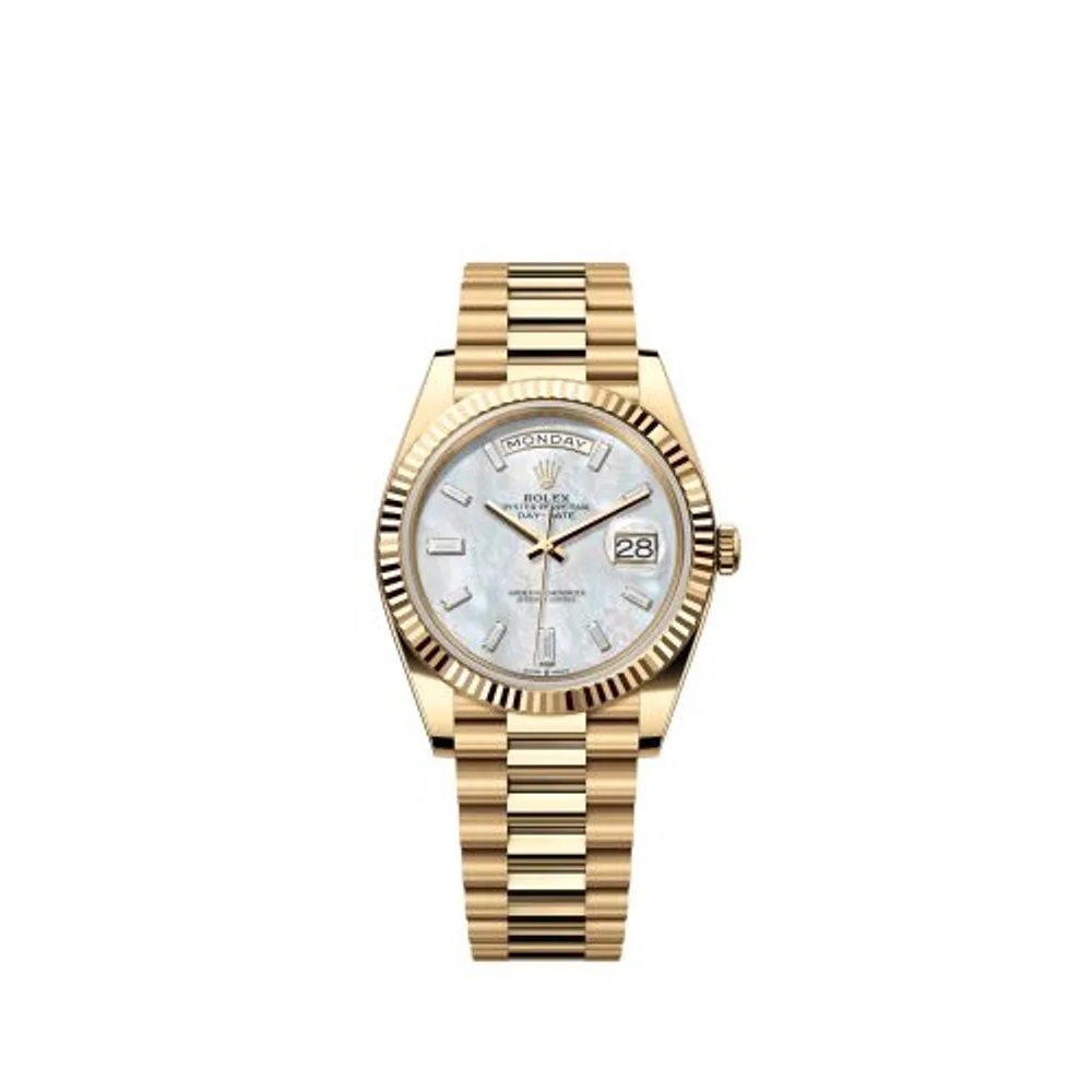Rolex Day-Date 40 Yellow Gold - Fluted / MOP - Baguette
